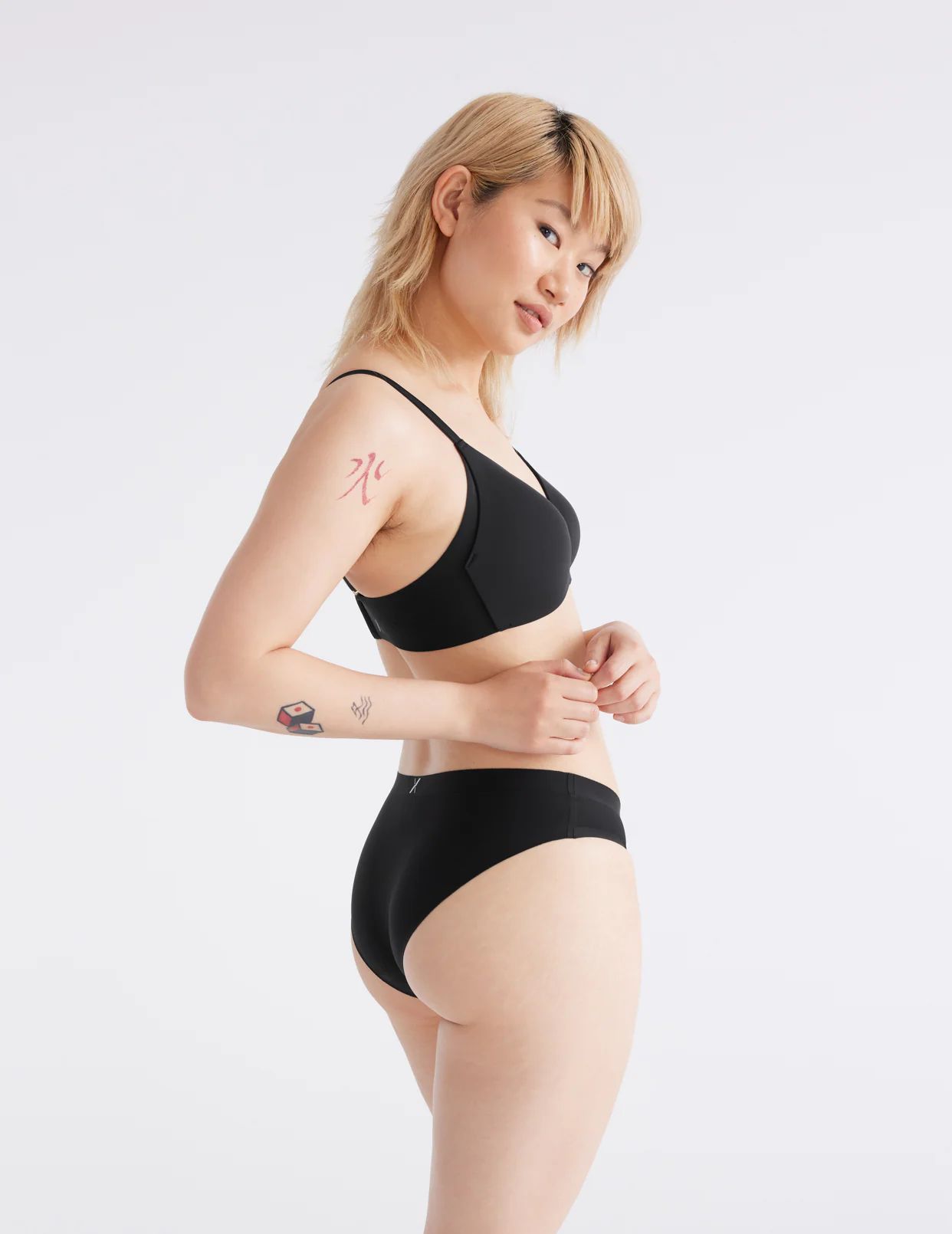 Knix Essential No-Show Bikini Bottoms Black | ORVUCA-871